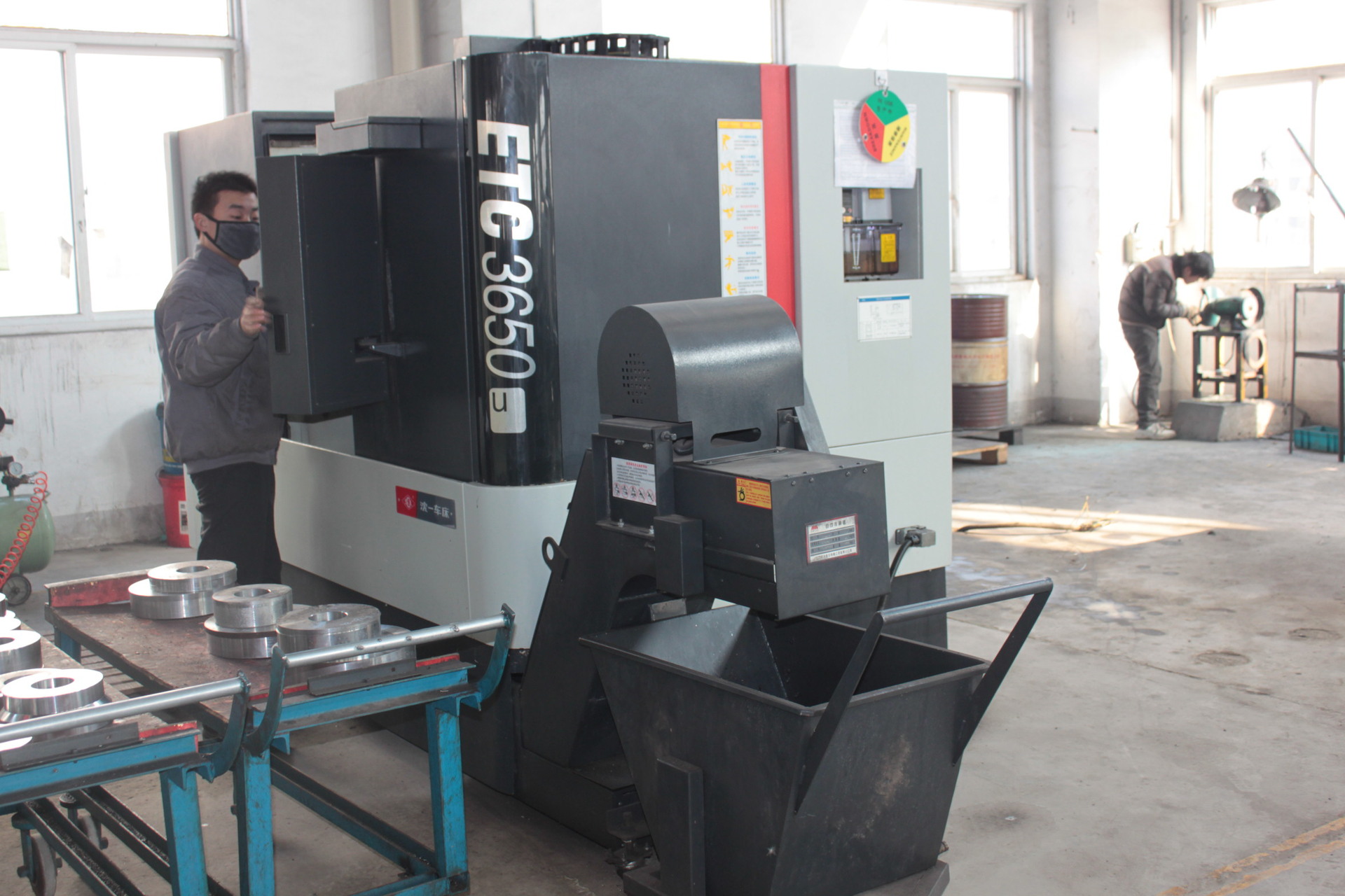 成型机配件转轴 精密加工与防锈技术的关键